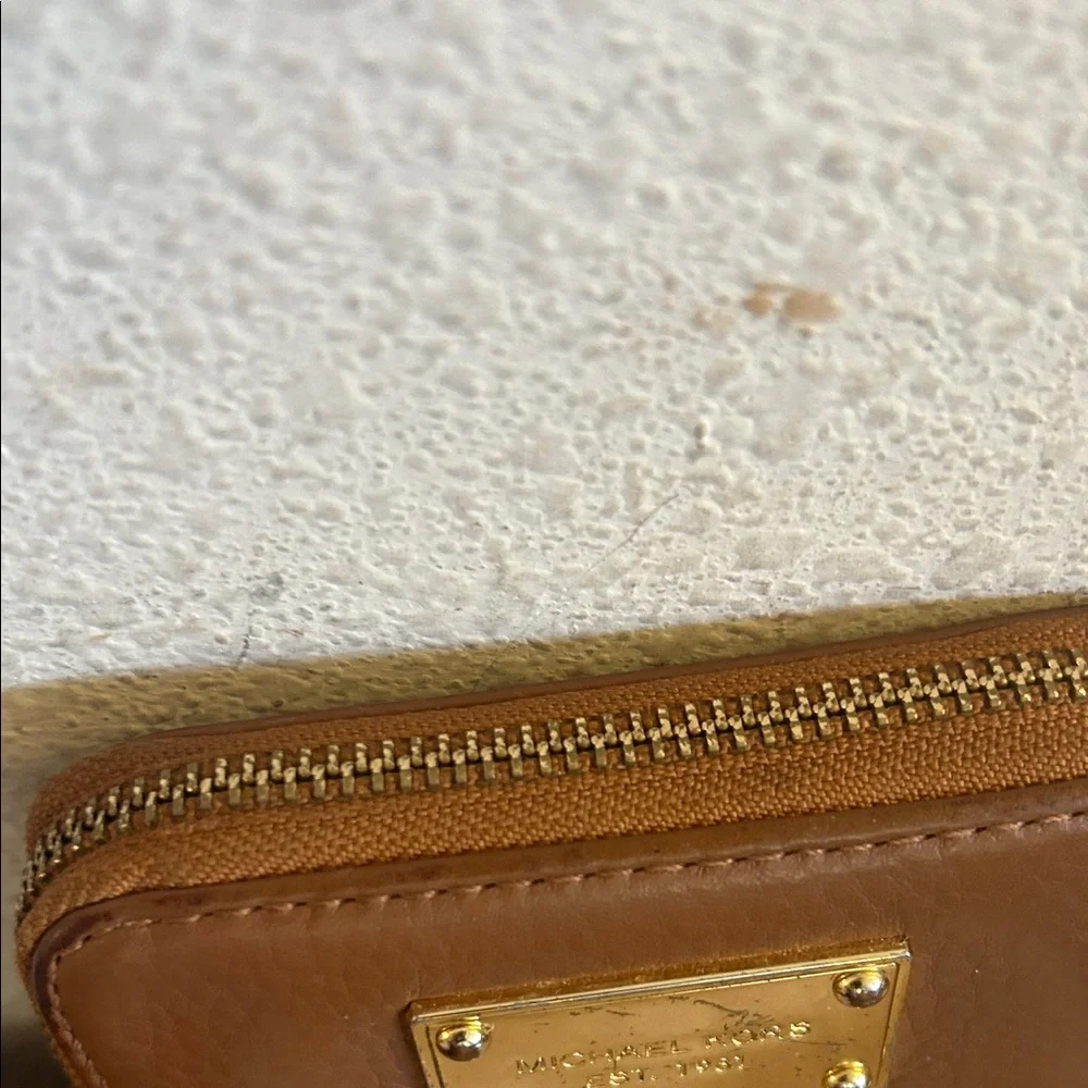 Michael Kors Brown Leather Zip Card Wallet with Gold Plaque